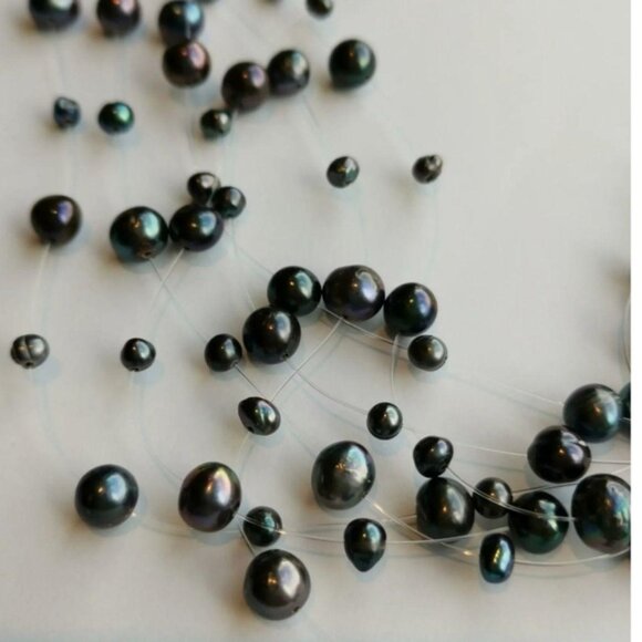 Peacock Grey floating illusion freshwater pearl Necklace - Picture 3 of 8